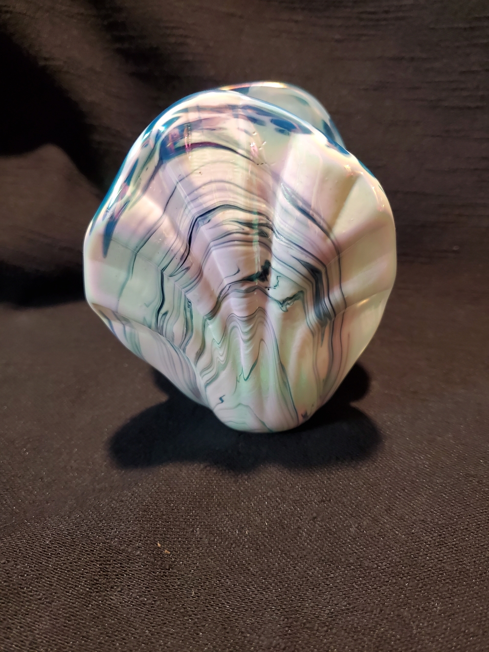 Stunning Hand-Blown Art Glass Oyster Shell Sculpture crafted from authentic Msh